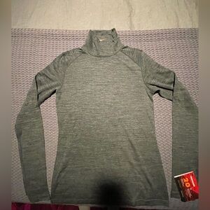 NWT Terra Practice Ultra Merino Turtleneck